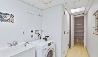 3 WASHINGTON Cir NW G2, Washington, DC 20037