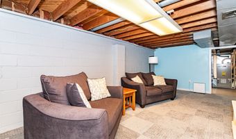 1621 Carroll Ave, Ames, IA 50010