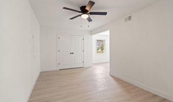 13 Grouse Dr, Bayville, NJ 08721