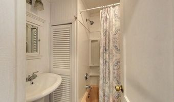 25 Warren Ave, Middletown, RI 02842