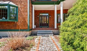 1026 Essex St, Bangor, ME 04401
