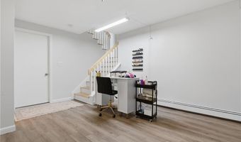 5 Aurora Dr, Cumberland, RI 02864