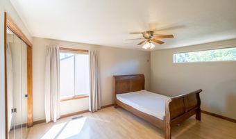 2465 40TH Ave, Albany, OR 97322