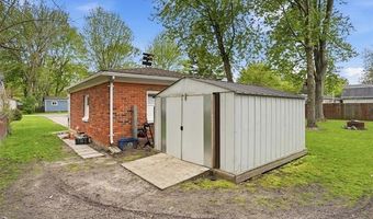 918 Columbia St, Algonac, MI 48001
