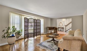 92 Dan Troy Dr, Amherst, NY 14221