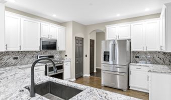 2660 Harnish Dr, Algonquin, IL 60102