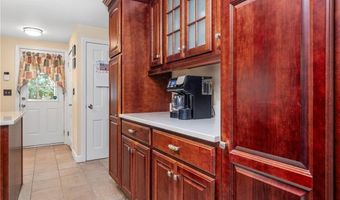 10 Roselawn Ave, North Smithfield, RI 02824