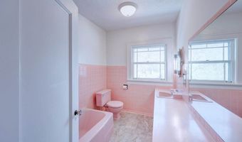 411 N B St, Arkansas City, KS 67005