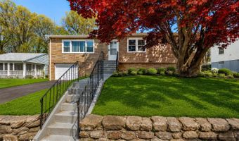 130 Deramo Pl, Bridgeport, CT 06606