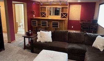 4806 Waller St, Ames, IA 50014