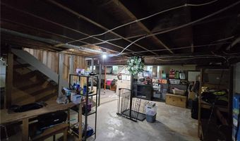 1422 Pin Oak Dr, Akron, OH 44312