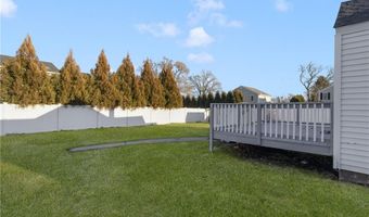 1609 W Main Rd, Middletown, RI 02842