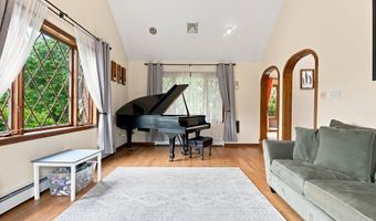 37 Valerie Dr, Bolton, CT 06043