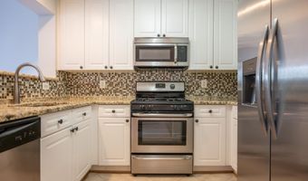 4951 BRENMAN PARK Dr 410, Alexandria, VA 22304