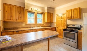 300 N Harshbarger St, Abingdon, IL 61410