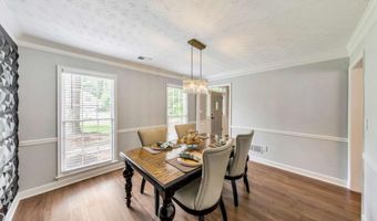 4929 Willow Crk, Woodstock, GA 30188