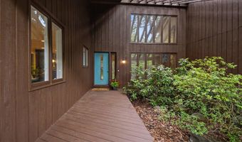 7606 Leyton Dr SE, Ada, MI 49301