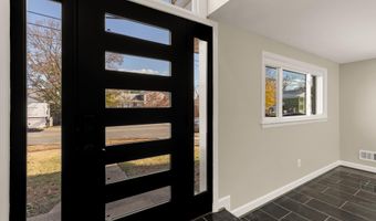 8730 EWING Dr, Bethesda, MD 20817