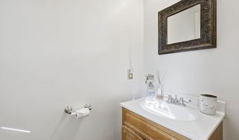 5513 WOODLAWN MANOR Ct, Alexandria, VA 22309