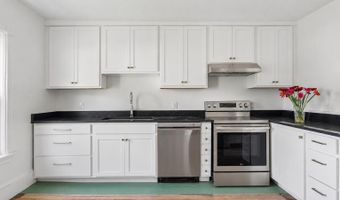 4 Washington St, Bath, ME 04530