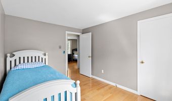 6 Gumpas Hill Rd, Pelham, NH 03076