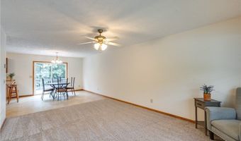 3061 Dover Dr, Akron, OH 44312
