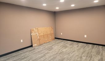 4517 N HEDGEROW Dr, Allentown, PA 18103