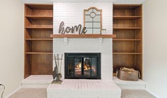1304 7th St NW, Altoona, IA 50009