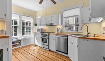 58 Second St, Newport, RI 02840