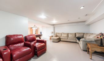 1205 N Scarlet Dr, Addison, IL 60101