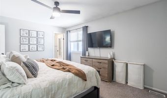 531 Charoak Dr, Ballwin, MO 63021
