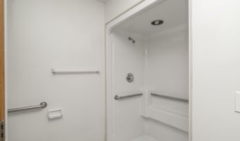 809 NE 5th St, Ankeny, IA 50021