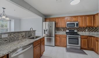 2 MARINA Dr, Bayonne, NJ 07002