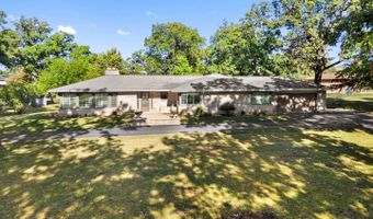 200 N Forest Ct, Addison, IL 60101