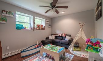37 Evergreen Rd, Alloway, NJ 07461