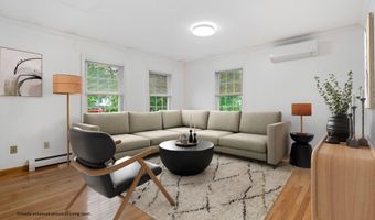 8 Chesterfield Dr, Concord, NH 03301