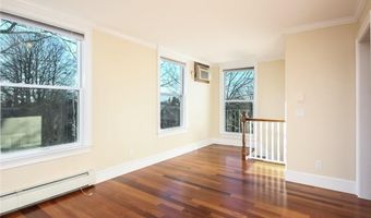 22 Mount Vernon St C, Newport, RI 02840