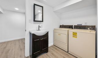 6785 NW 10th St, Des Moines, IA 50313