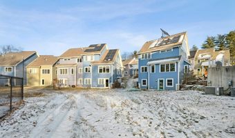 71 Village Ct 71, Berlin, MA 01503