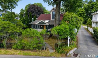 207 Pawson Rd, Branford, CT 06405