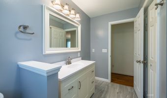 49 Canterbury Dr, Athens, OH 45701