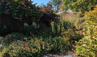 154 Armington St, Cranston, RI 02905