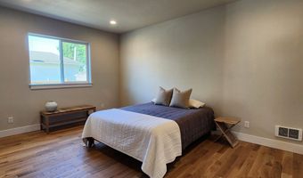 891 NE DIVISION Ave, Bandon, OR 97411