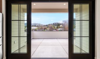 138 Clear Creek Dr, Ashland, OR 97520
