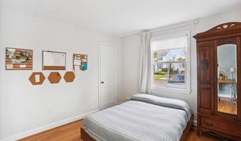 8810 LOWELL St, Bethesda, MD 20817