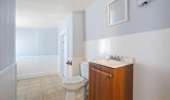 60 6th St, Bangor, ME 04401