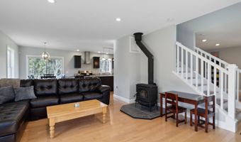5 Harmony Way, Falmouth, ME 04105