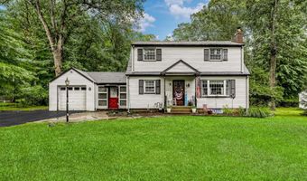 5 Woodland Pl, Airmont, NY 10952