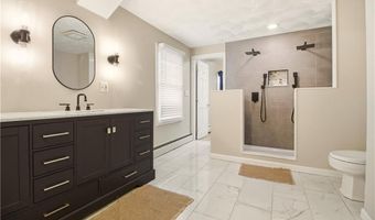 580 Old Main St, Coventry, RI 02816