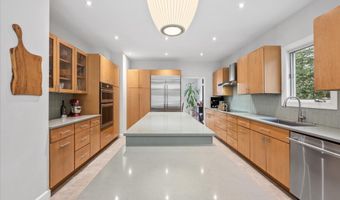 6700 LANDON Ln, Bethesda, MD 20817